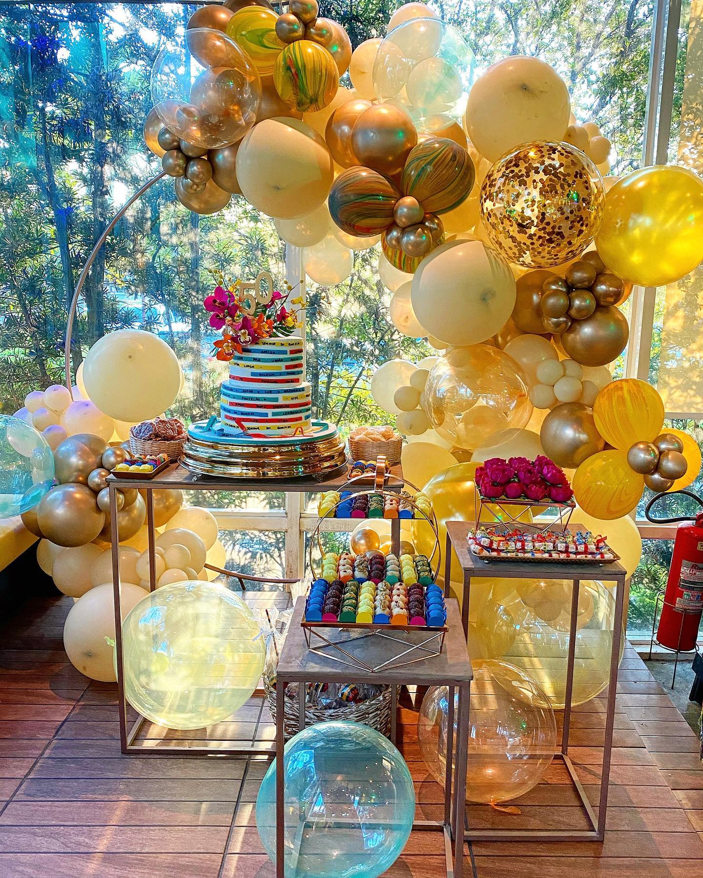 decoração 50 anos dourado vs prata