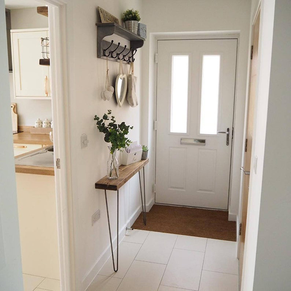 Como escolher móveis funcionais para halls estreitos
