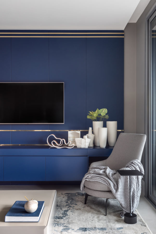 decoração de sala azul e cinza