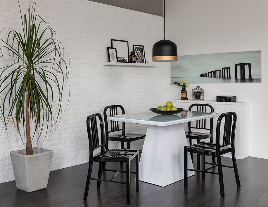 decoração de sala de jantar pequena e simples
