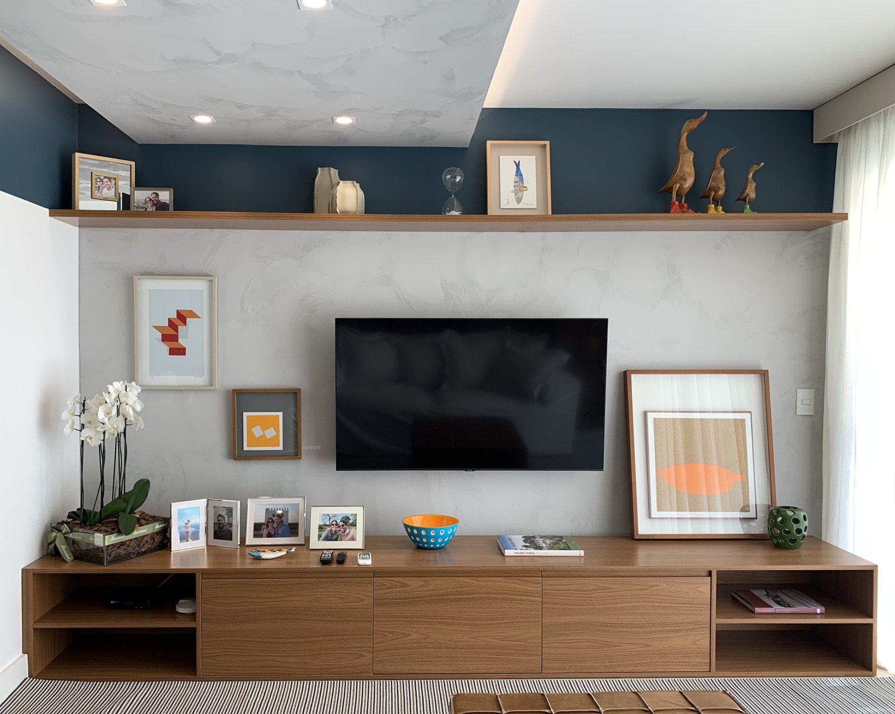 iluminação e cores sala de tv pequena