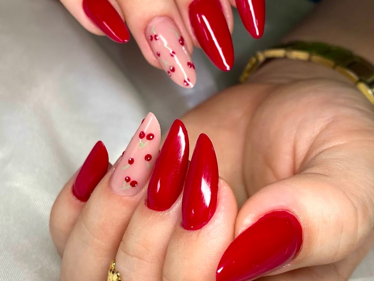 decoracao de unha vermelha