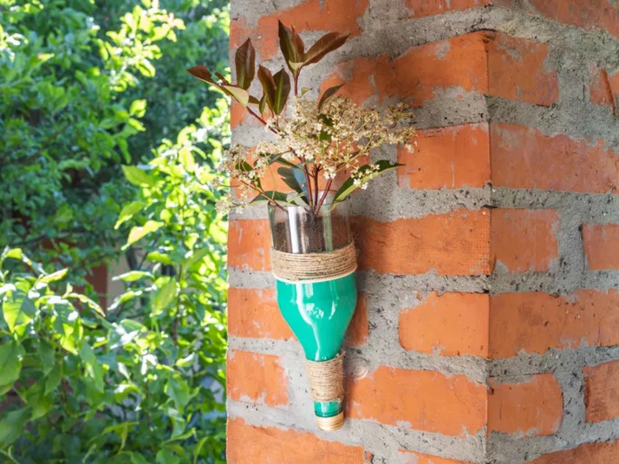 Como Transformar Garrafas em Luminárias Criativas