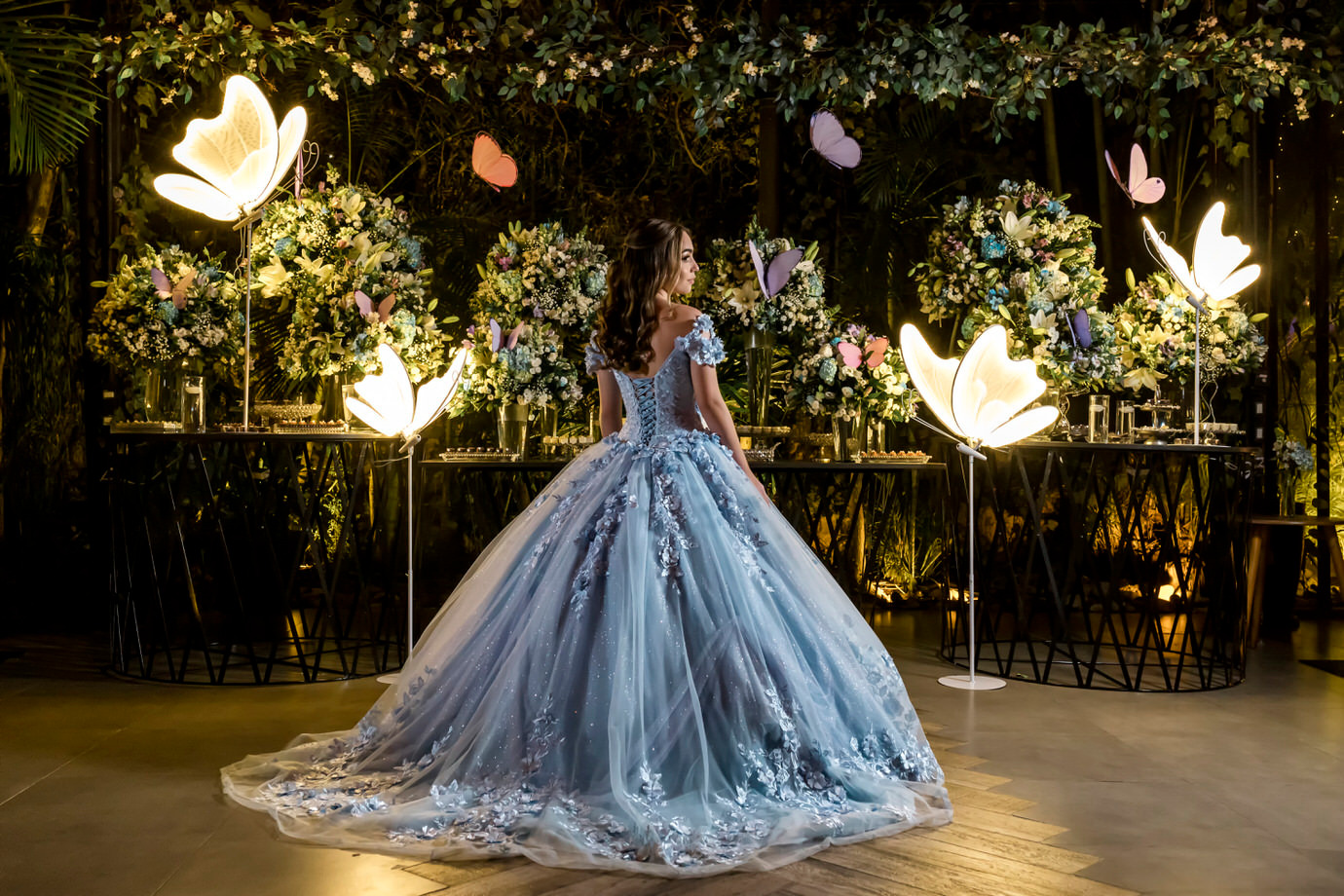 quanto custa decoração festa de 15 anos completa