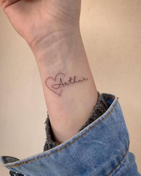 tatuagem de mãe para filha delicada
