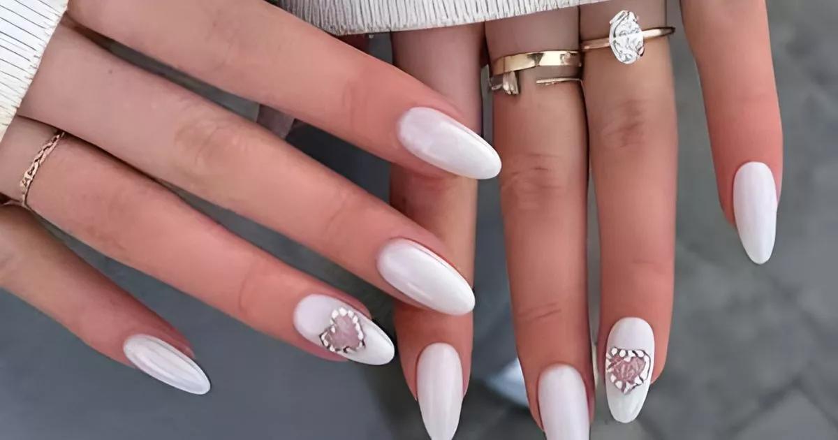 unhas em gel com detalhes botânicos