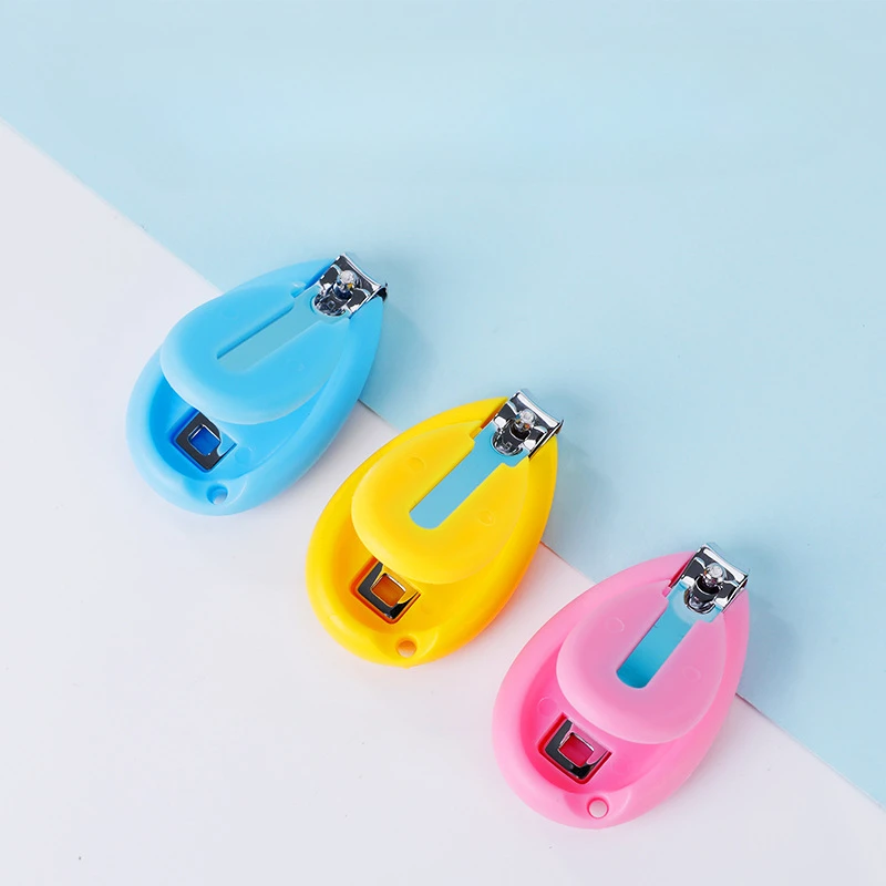 como evitar cortar dedo bebê ao cortar unha