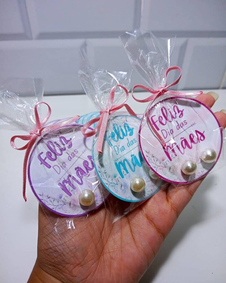 lembrancinhas dia das mães feitas à mão vs compradas prontas