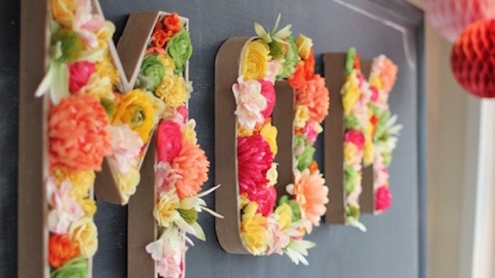 ornamentação dia das mães: DIY vs. profissional