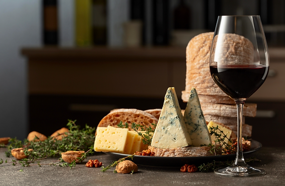 harmonização de queijos e vinhos para o dia nacional do queijo