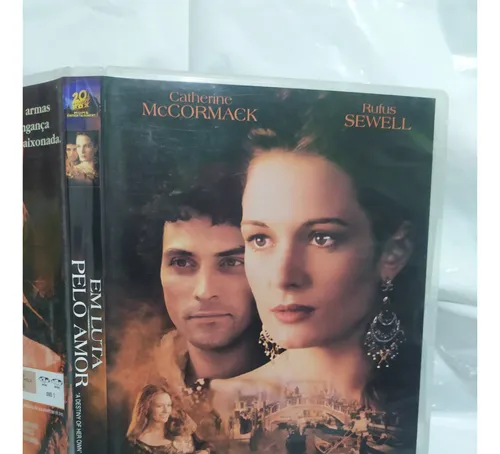 'Em Luta Pelo Amor' vs. 'Lutando por Amor': Qual Assistir Primeiro?