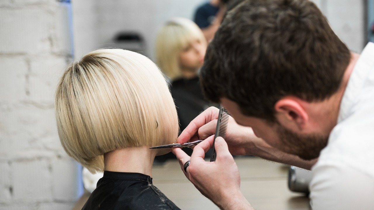 erros comuns ao cortar cabelo curto feminino