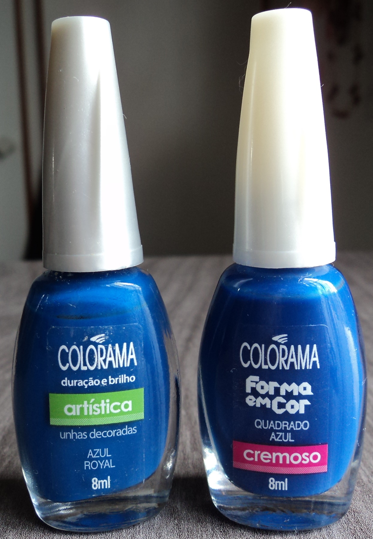 como evitar manchar cutícula com esmalte azul escuro