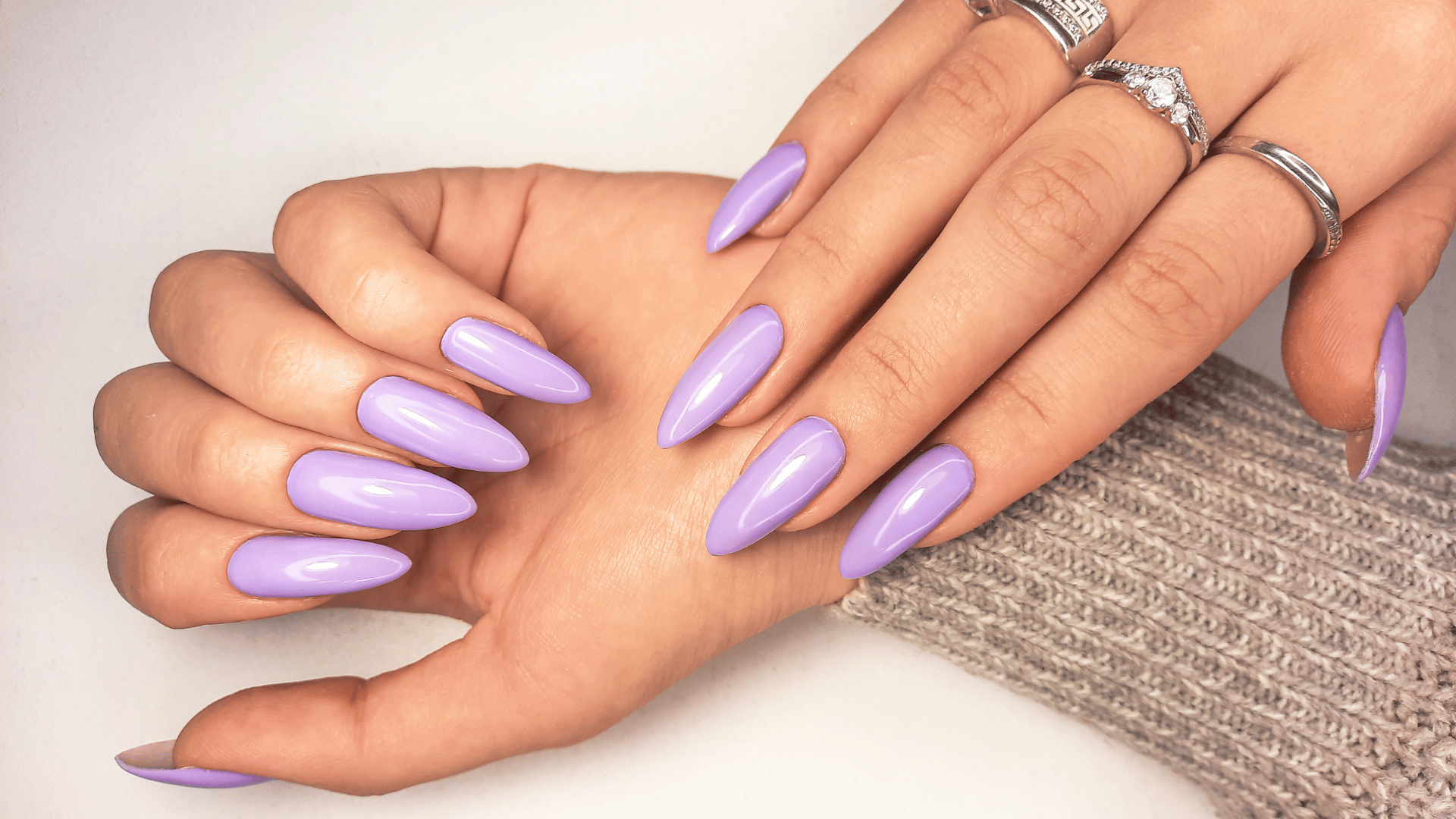 Como Usar as Cores de Esmalte em Alta em 2026 no Dia a Dia