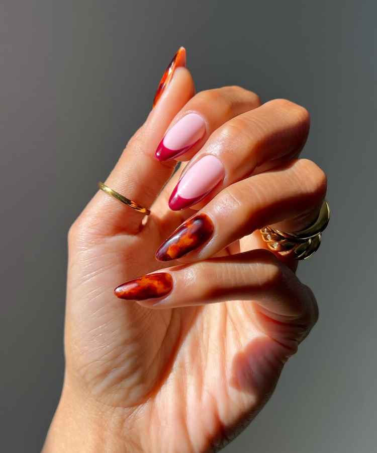 Red Nail Theory: O Segredo das Unhas Vermelhas para Atrair Atenção