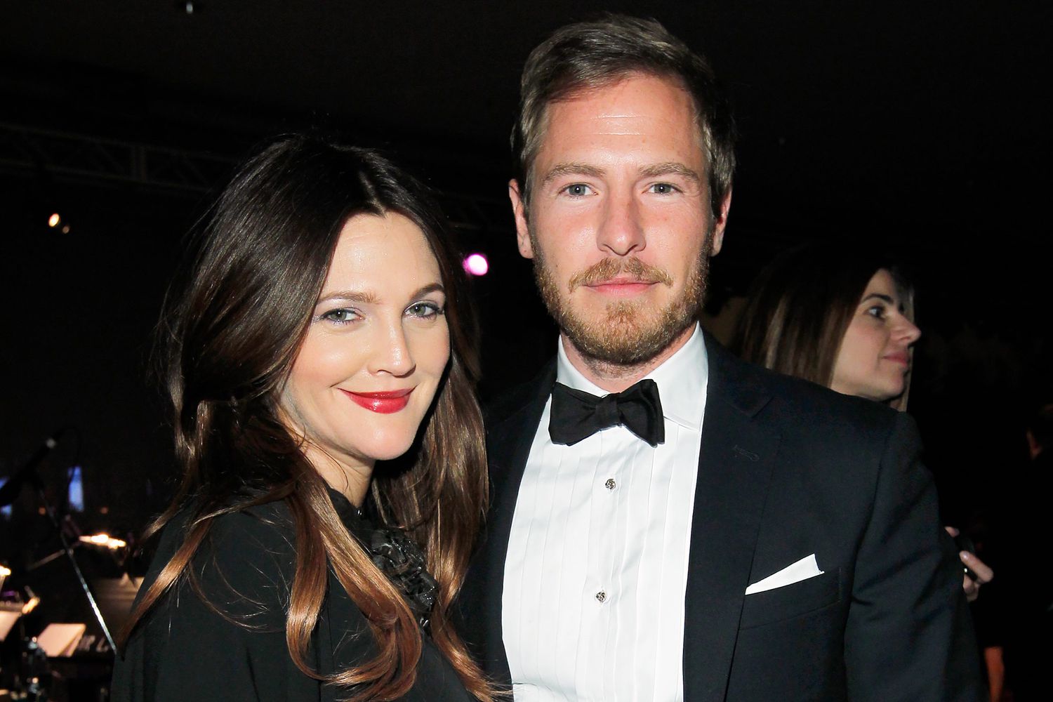 como drew barrymore lida com a nova família do ex-marido