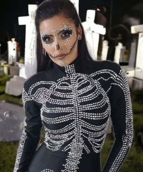 quanto custa uma fantasia de halloween feminina completa