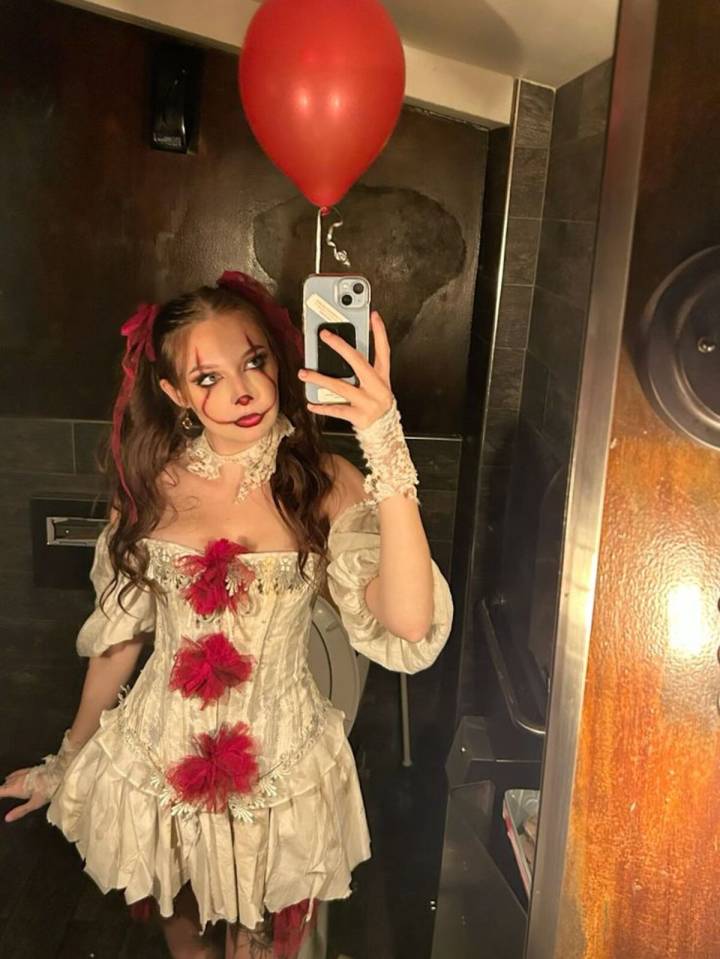quanto custa uma fantasia de halloween feminina completa