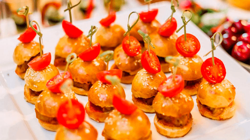 Guia Completo: Como Servir Petiscos de Forma Segura e Elegante em Qualquer Evento