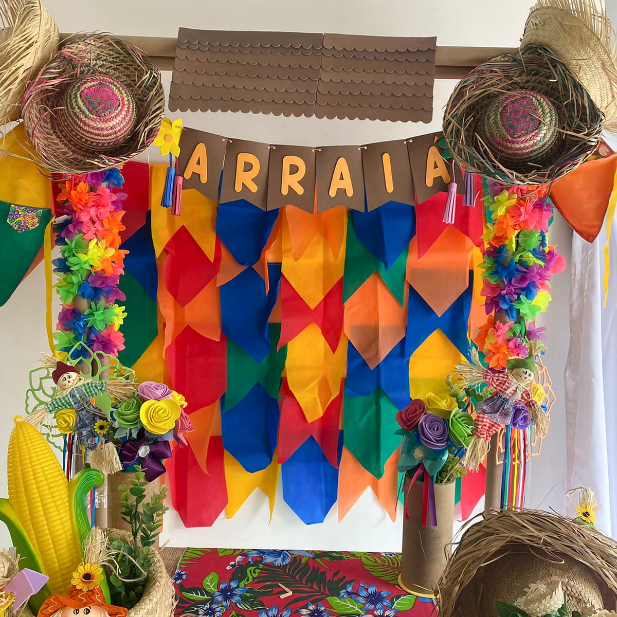 como fazer bandeirinhas juninas com papel reciclado