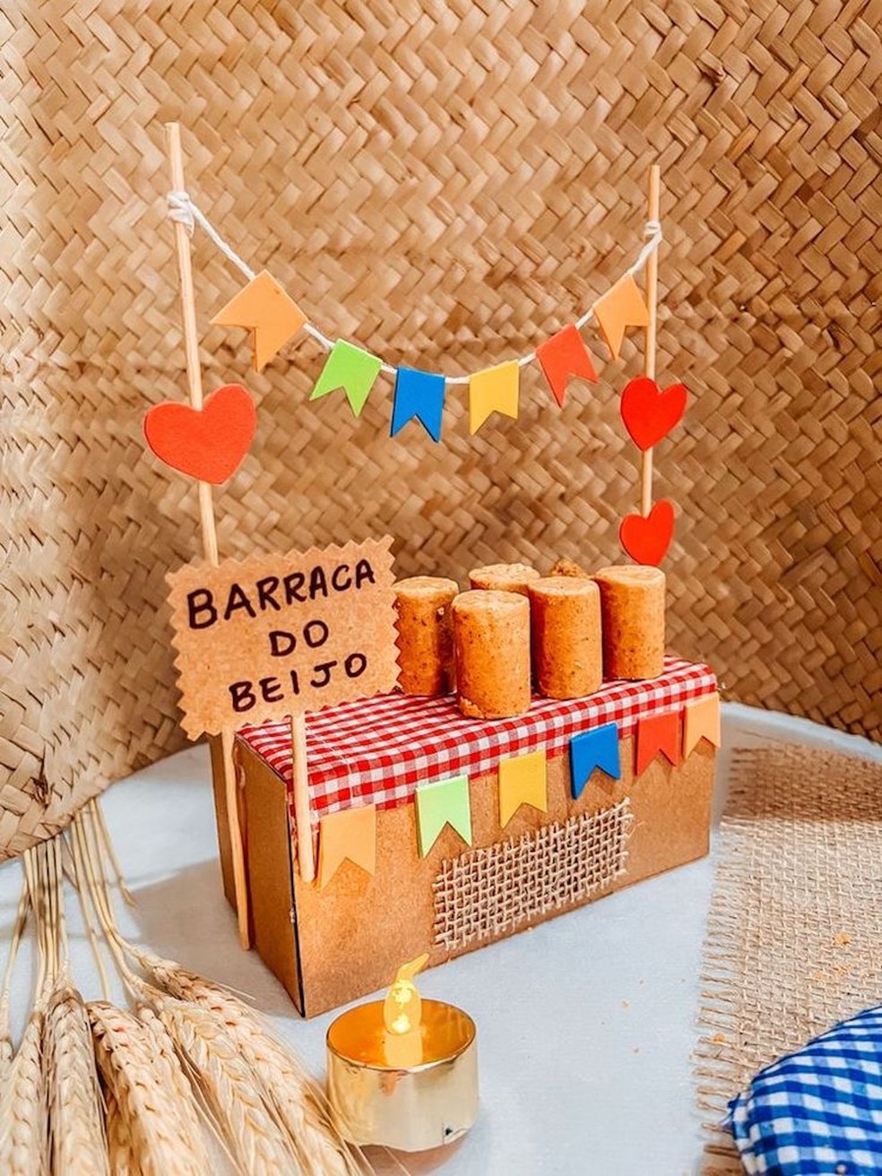 como fazer barraca do beijo com papelão passo a passo