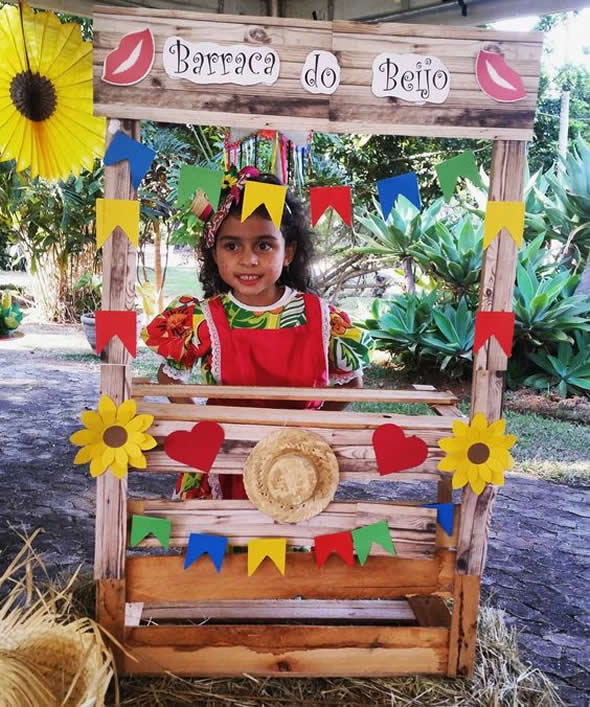 como fazer barraca do beijo com papelão passo a passo