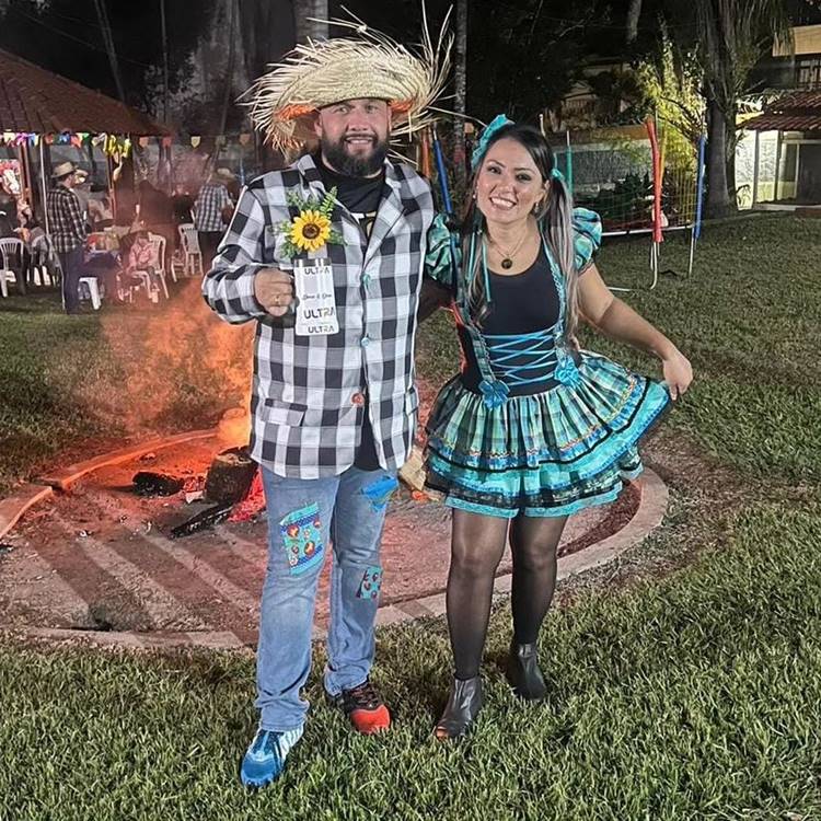 ideias de looks combinando festa junina casal