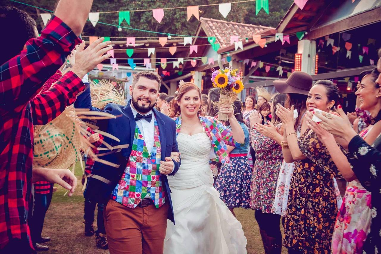 ideias de looks combinando festa junina casal