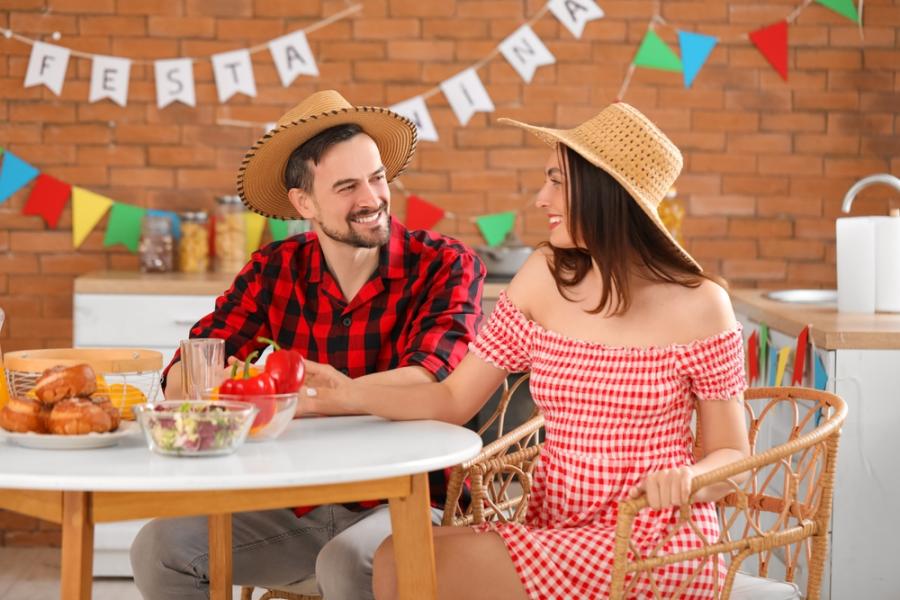 festa junina casal vs amigos