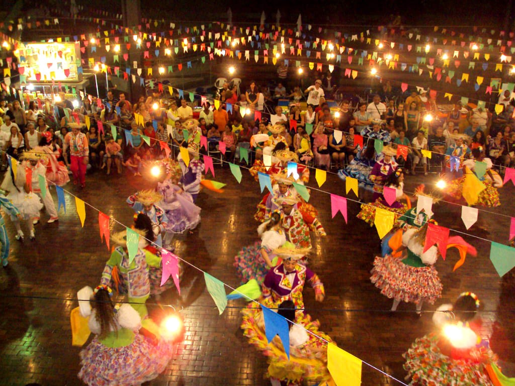 festa junina gospel vs festa junina tradicional