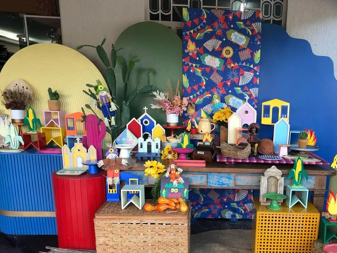 papel de parede digital vs. físico para festa junina