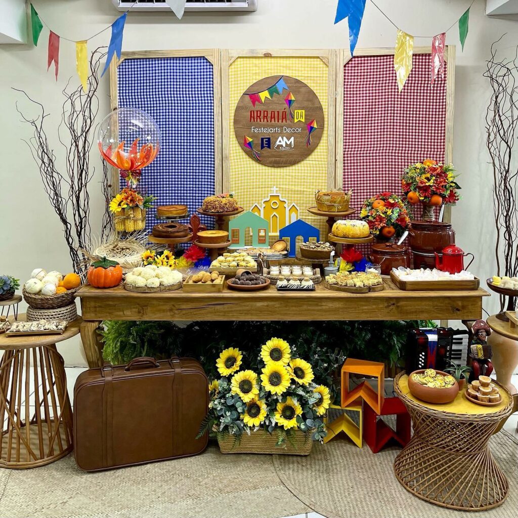 como fazer painel de festa junina com papel crepom