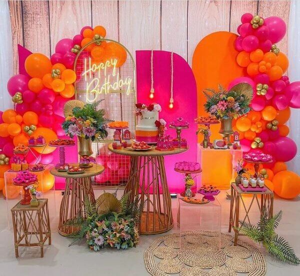 decoração festa tropical com balões