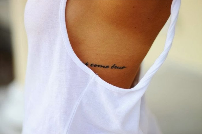 5 ideias de títulos para posts sobre fontes de tatuagem:
1. Descubra as Fontes Perfeitas para Sua Próxima Tatuagem: Um Guia Completo
2. Lettering para Tatuagem: Estilos que Vão Marcar Sua Pele
3. Fontes Góticas e Fine Line: Qual o Estilo Ideal para Você?
4. Como Escolher a Fonte Certa para Tatuagens de Frases
5. Fontes Gratuitas vs. Premium: Onde Encontrar as Melhores Opções