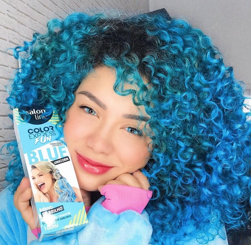 Desbotamento do Cabelo Azul: Causas e Soluções Eficazes