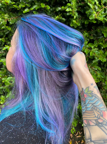 Guia Completo: Como Descolorir o Cabelo para Tons de Azul Perfeitos