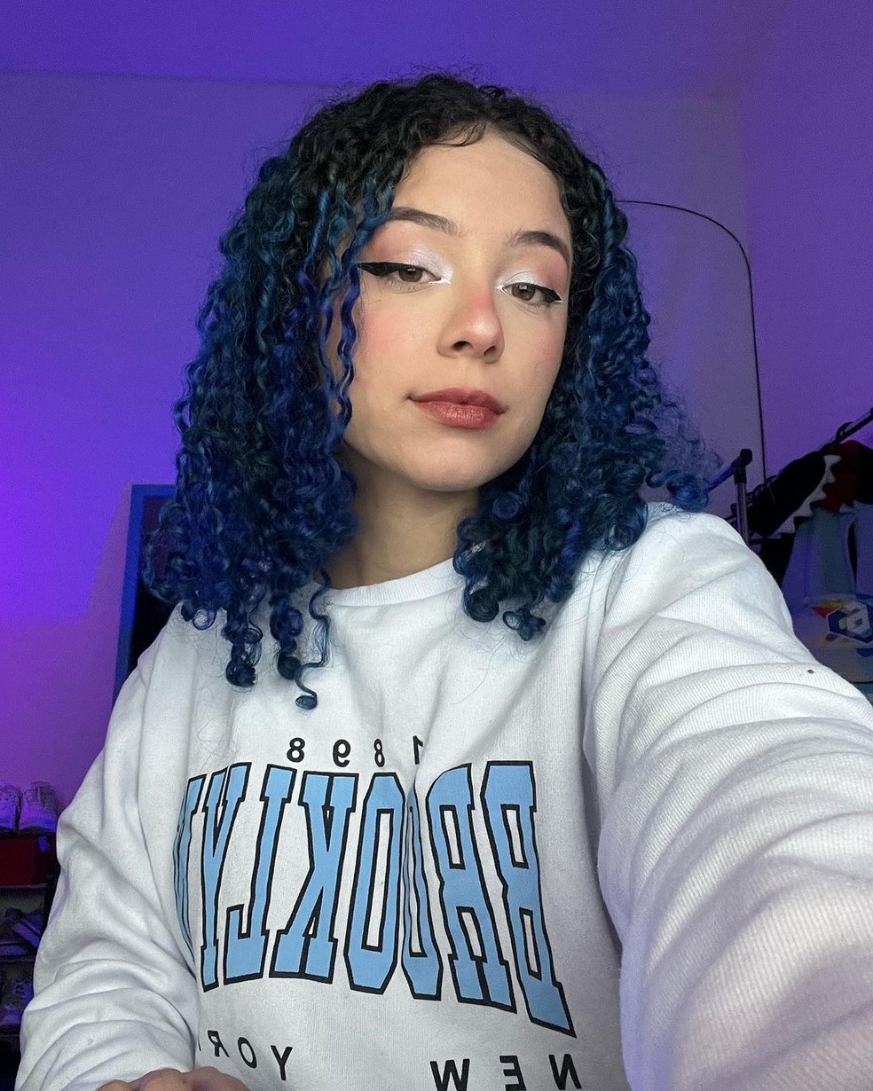 Cabelo Masculino Azul: Estilos Modernos com Fade e Cores Vibrantes