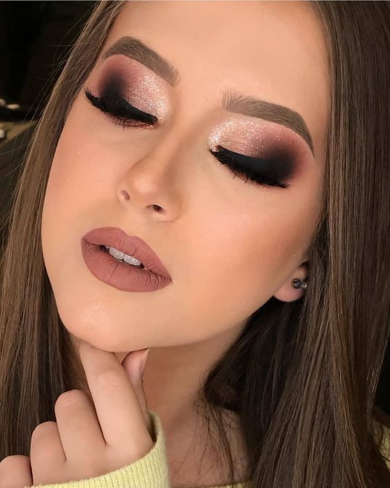 ideias de maquiagem para festa a noite com glitter