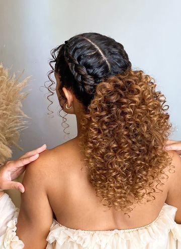 penteados para cabelo cacheado curto