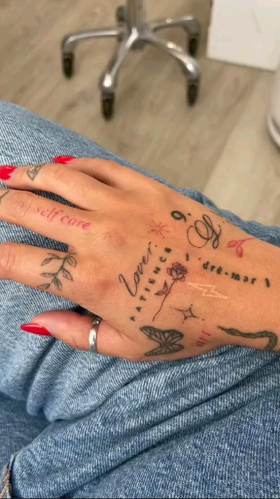 tatuagem pequena vs tatuagem grande qual escolher