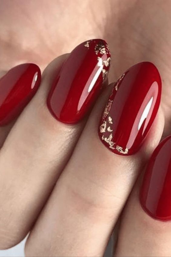 unha gel vermelha formato stiletto