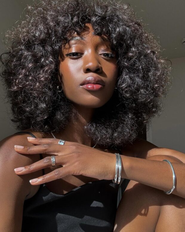 ideias de franja para cabelo cacheado