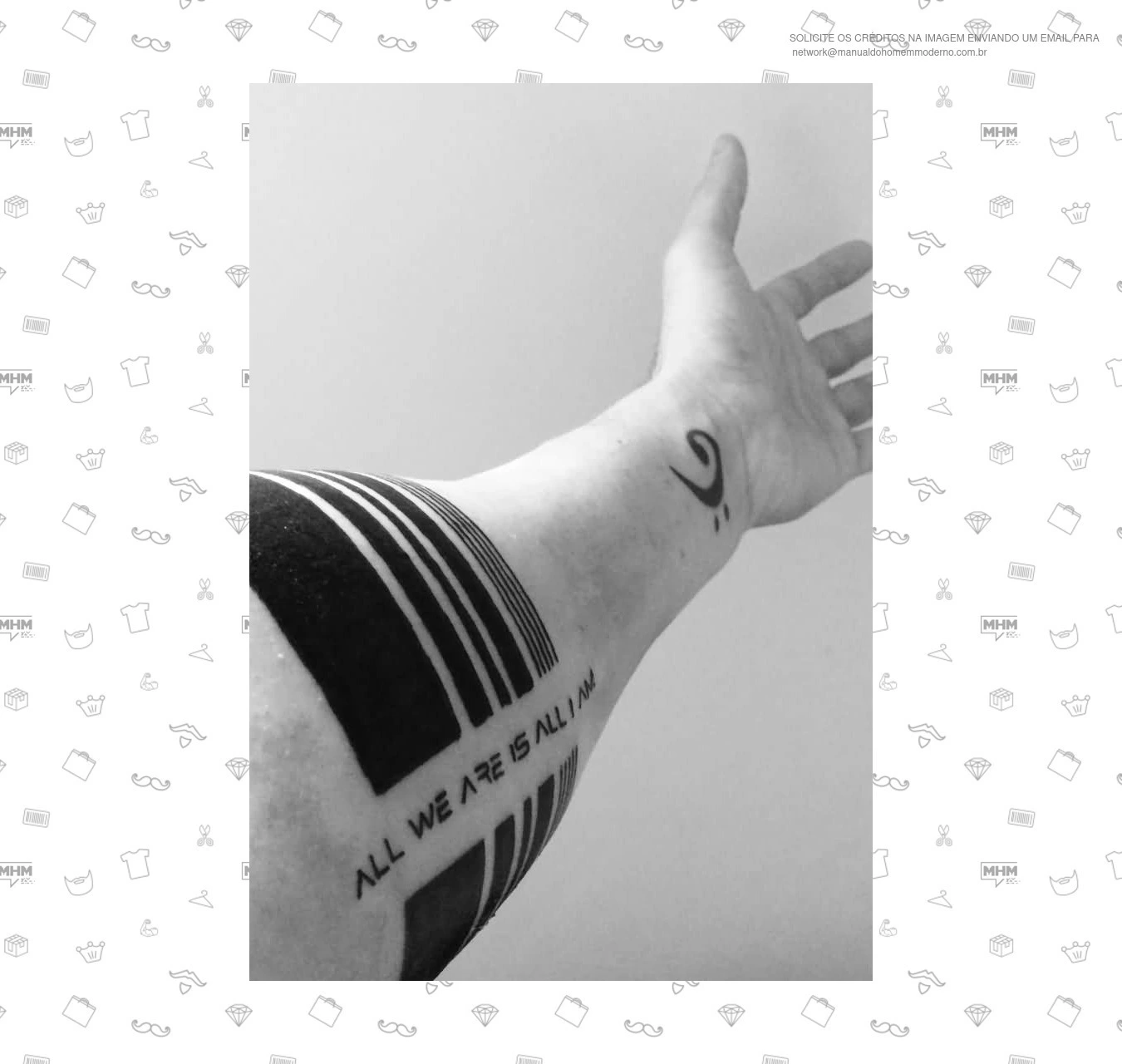 erros comuns tatuagem frase antebraço masculino