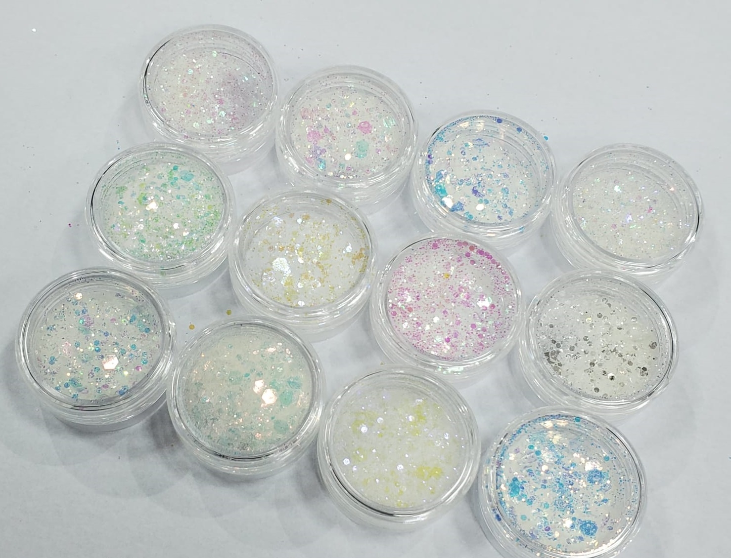 Guia Completo: Como Escolher o Melhor Glitter Furta-cor para Sua Maquiagem