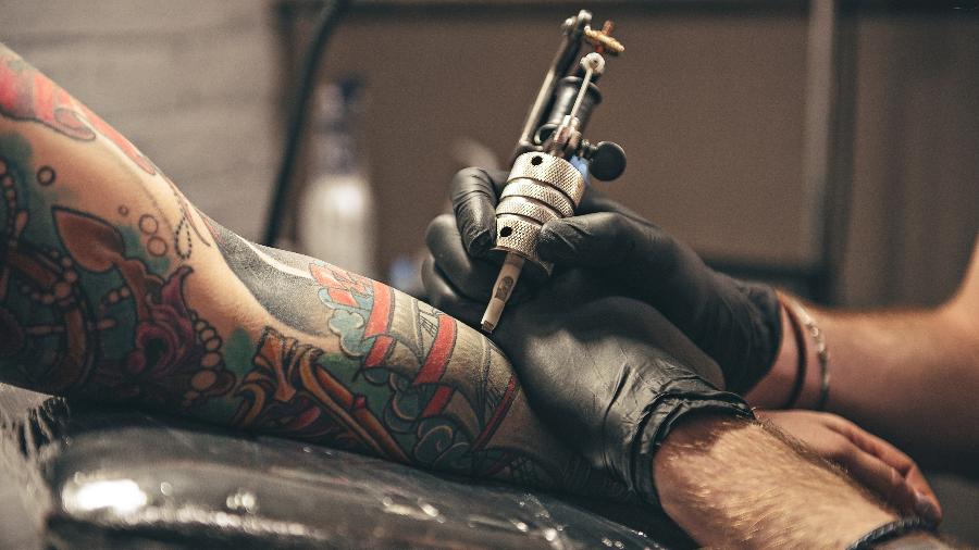 riscos de tinta de tatuagem para o feto