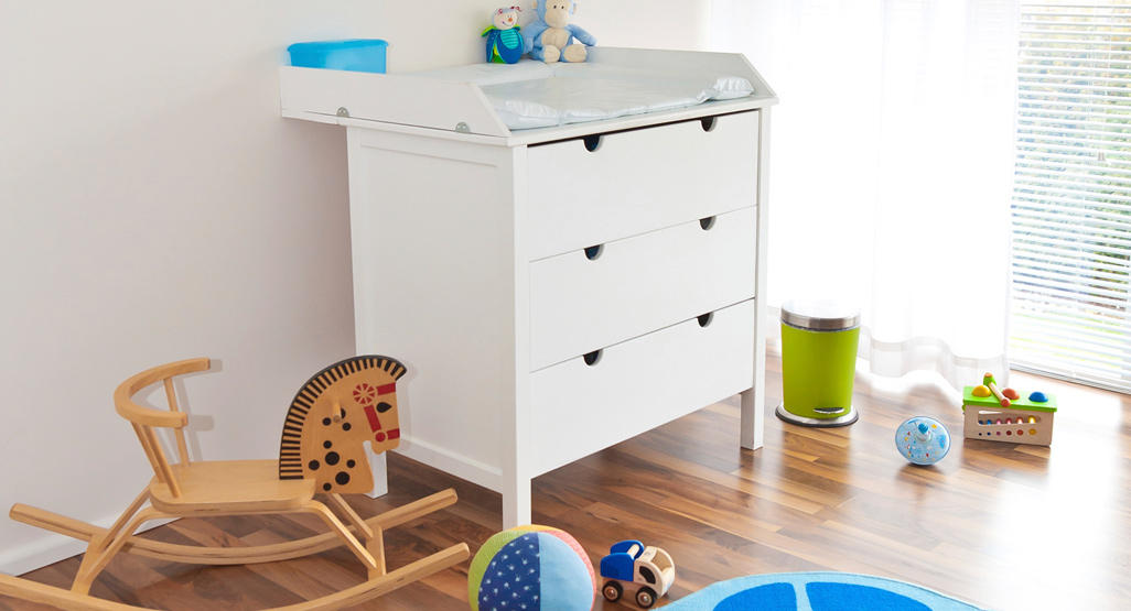 adesivo parede ou pintura geométrica quarto bebê