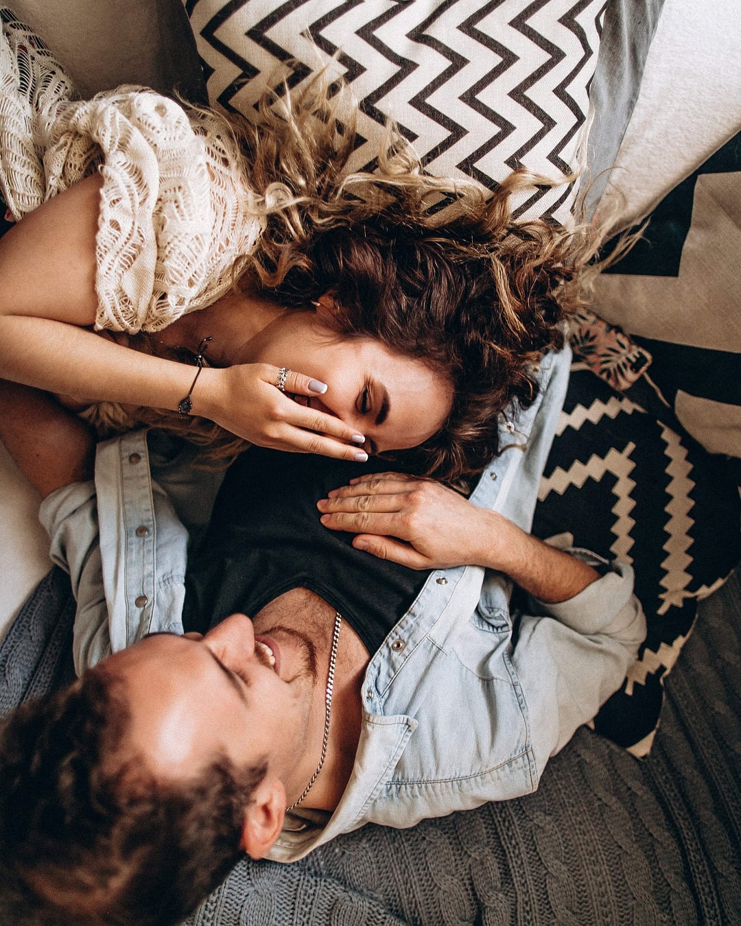 As melhores legendas para suas fotos de casal Tumblr