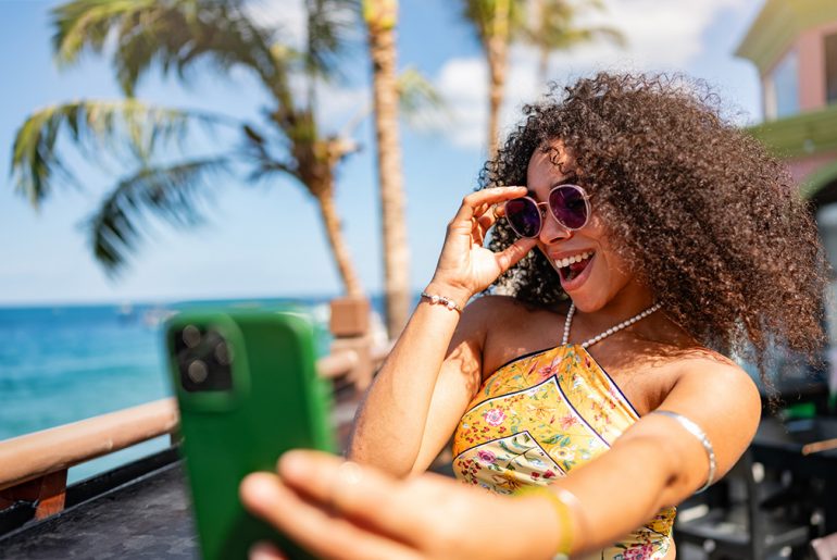 Fotografia de Casal na Praia: Poses Românticas e Dicas Essenciais
