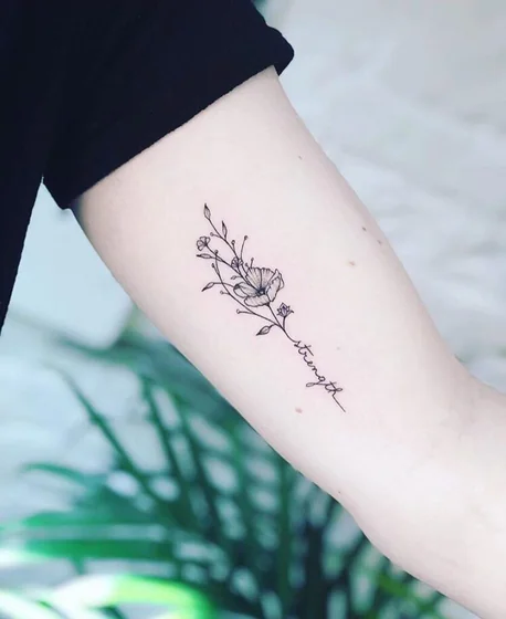 tatuagem minimalista constelação