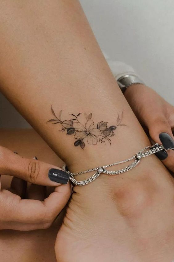 ideias de tatuagem feminina simples com significado para se inspirar